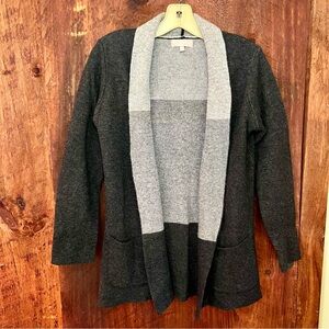 Women's Gray and Black Open Front Sweater